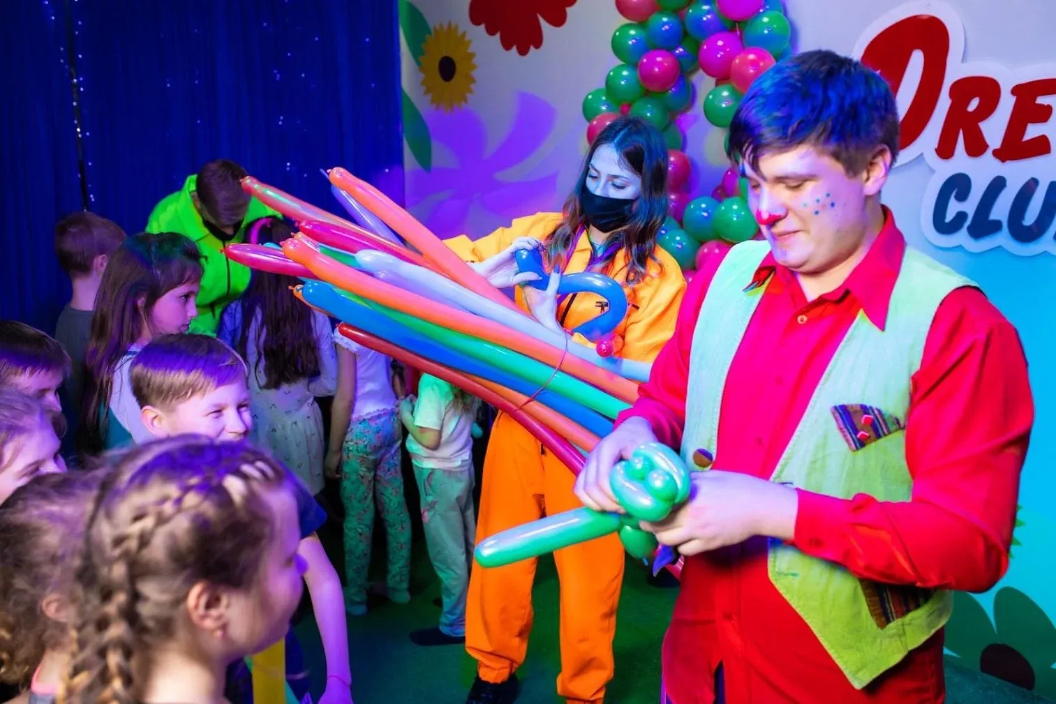 Командні ігри з ведучими у Dream Club