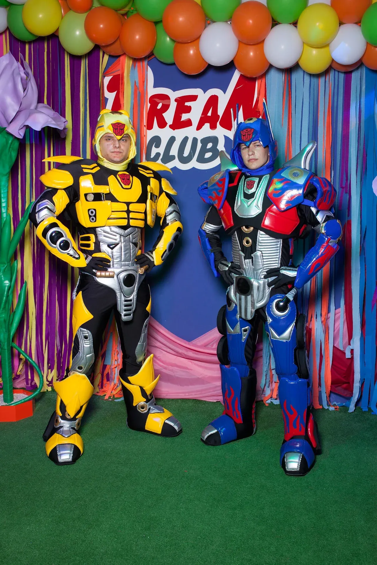 Діти з героями у Dream Club